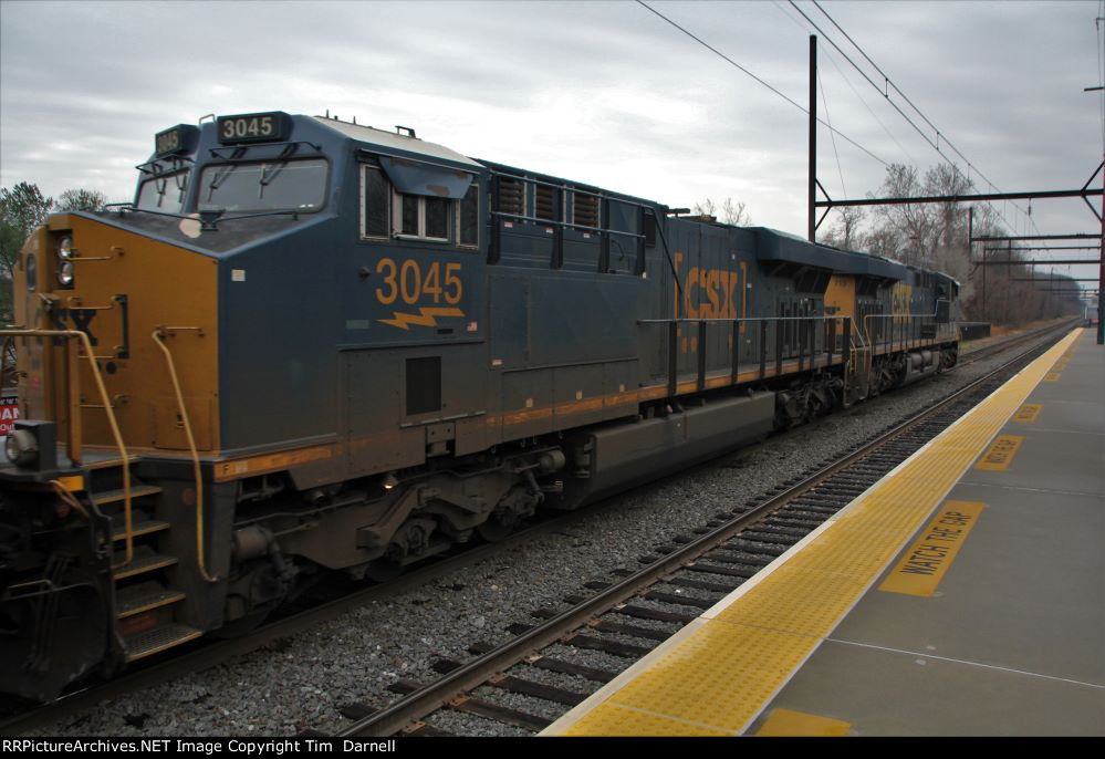 CSX 3045 on Q409